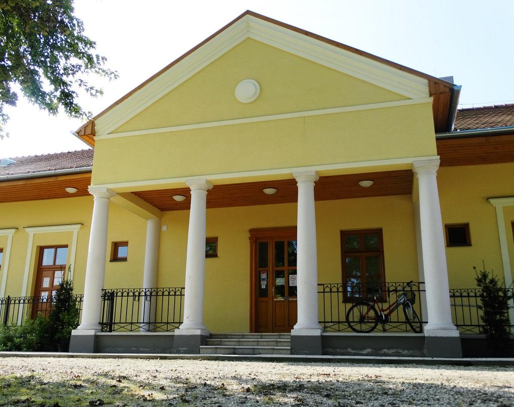 Polgármesteri hivatal, Bőny – 9